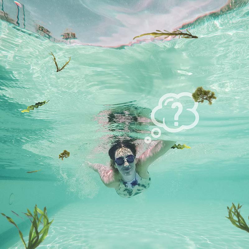 agua verde piscina